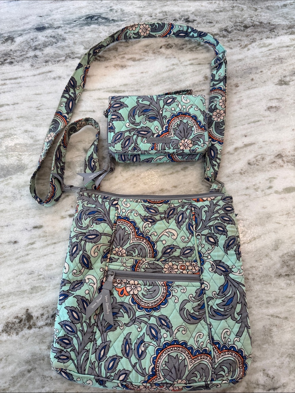 Vera Bradley 2 Piece Set Hipster Crossbody Wristlet  Fan Flowers Quilted Bags‎